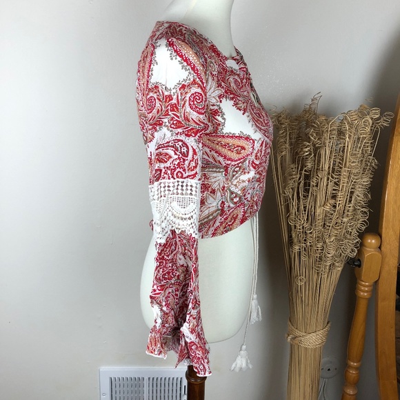 KENDALL & KYLIE Bell Sleeve Crop Top Boho Paisley Red Cream XS - Picture 6 of 8